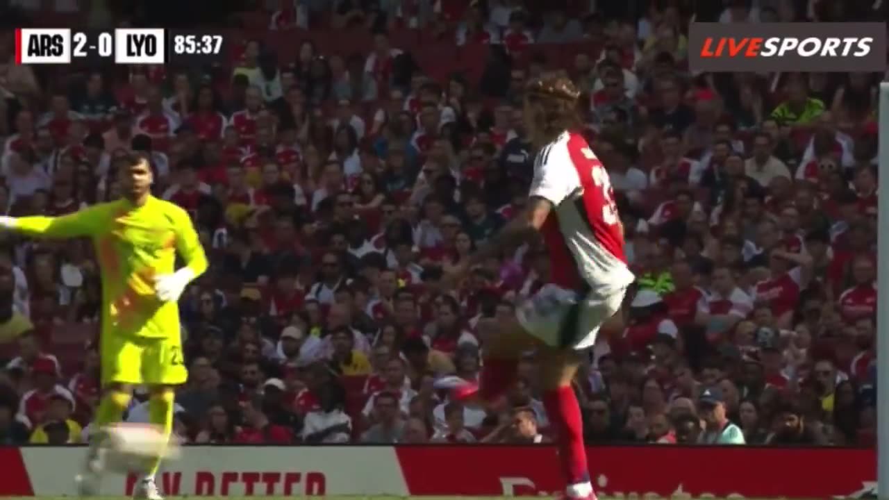 Riccardo Calafiori made his Arsenal debut today at The Emirates