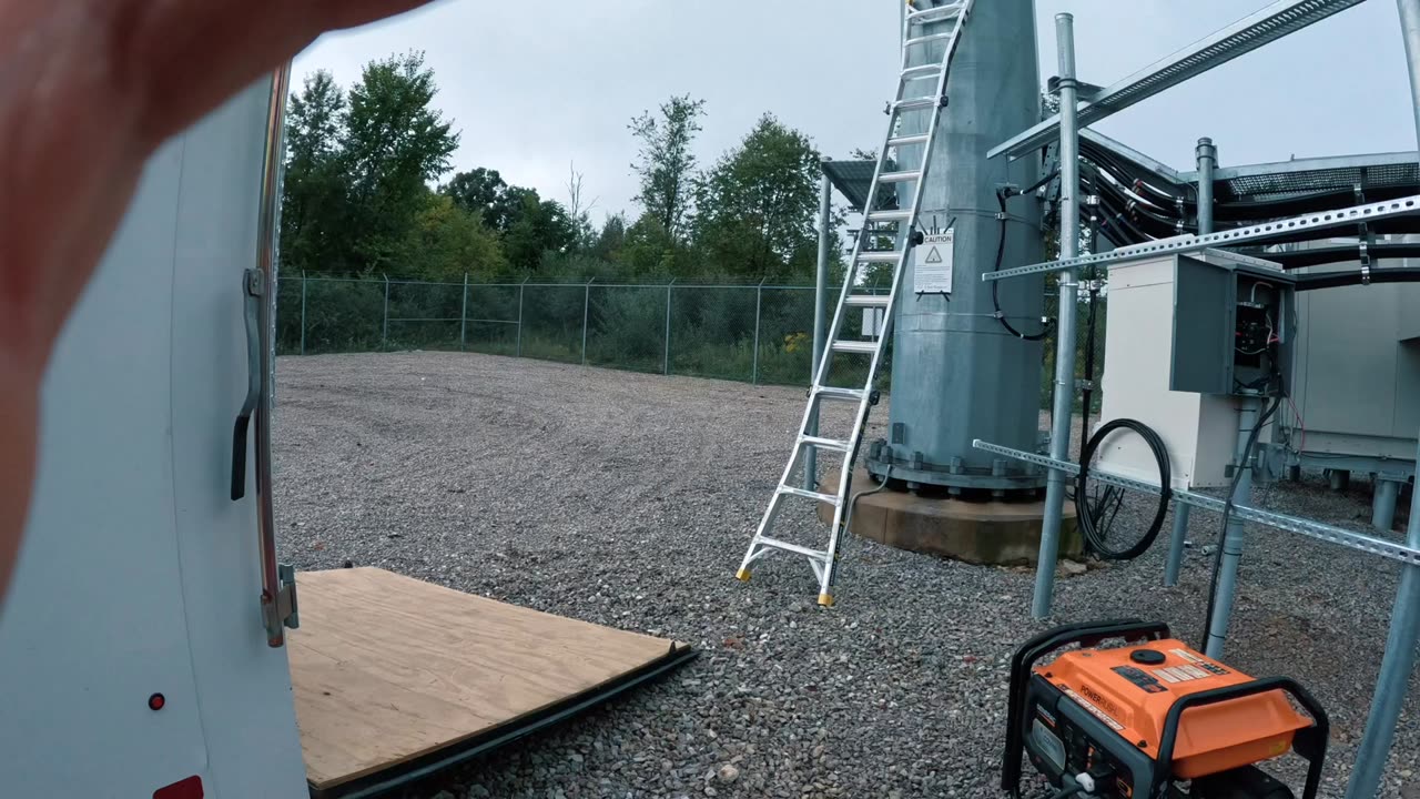 POV: You’re a Cell Phone Tower Technician : A Day In the Climb