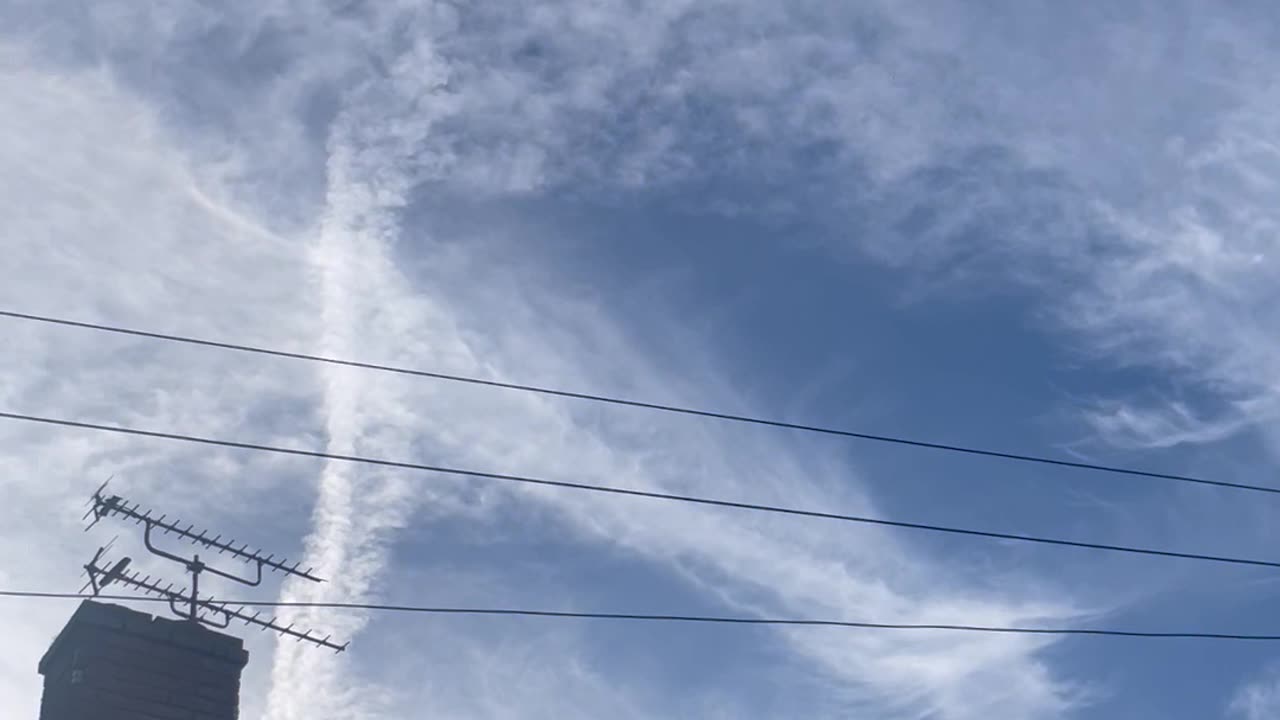 Metals are sprayed into the sky at the Jetstream level by commercial planes