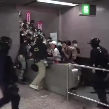 831黑警恐襲 毆打市民