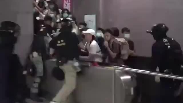 831黑警恐襲 毆打市民