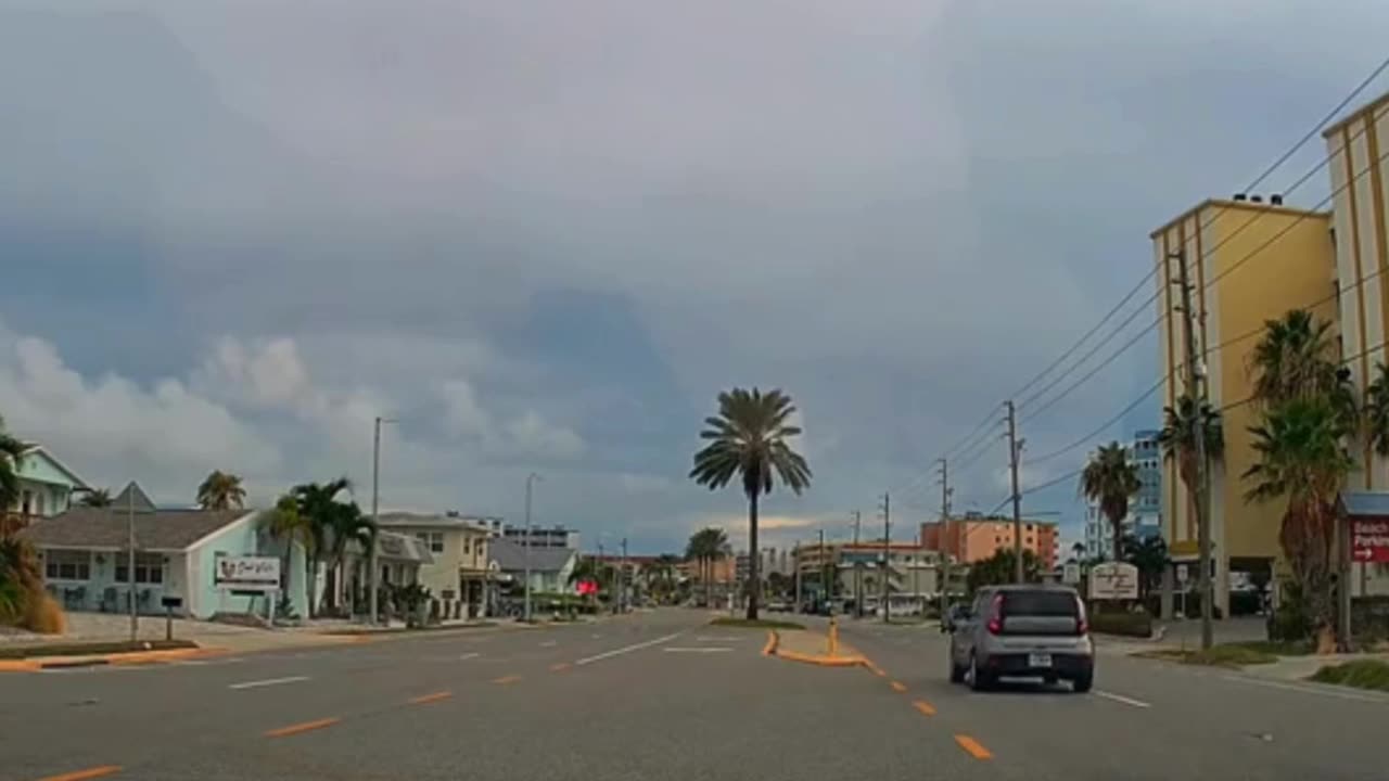 Crazy Dash Cam Moment when Tourist Rental Car Hits Vehicle