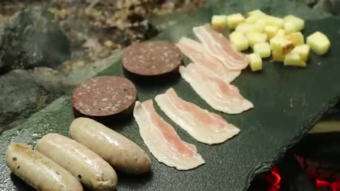 Biggest Bushcraft Breakfast cooked on a Rock in the Rain