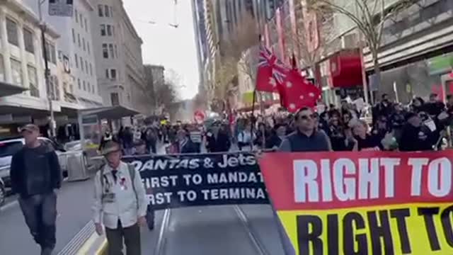 Vaccine mandate protest in Melbourne Australia continues
