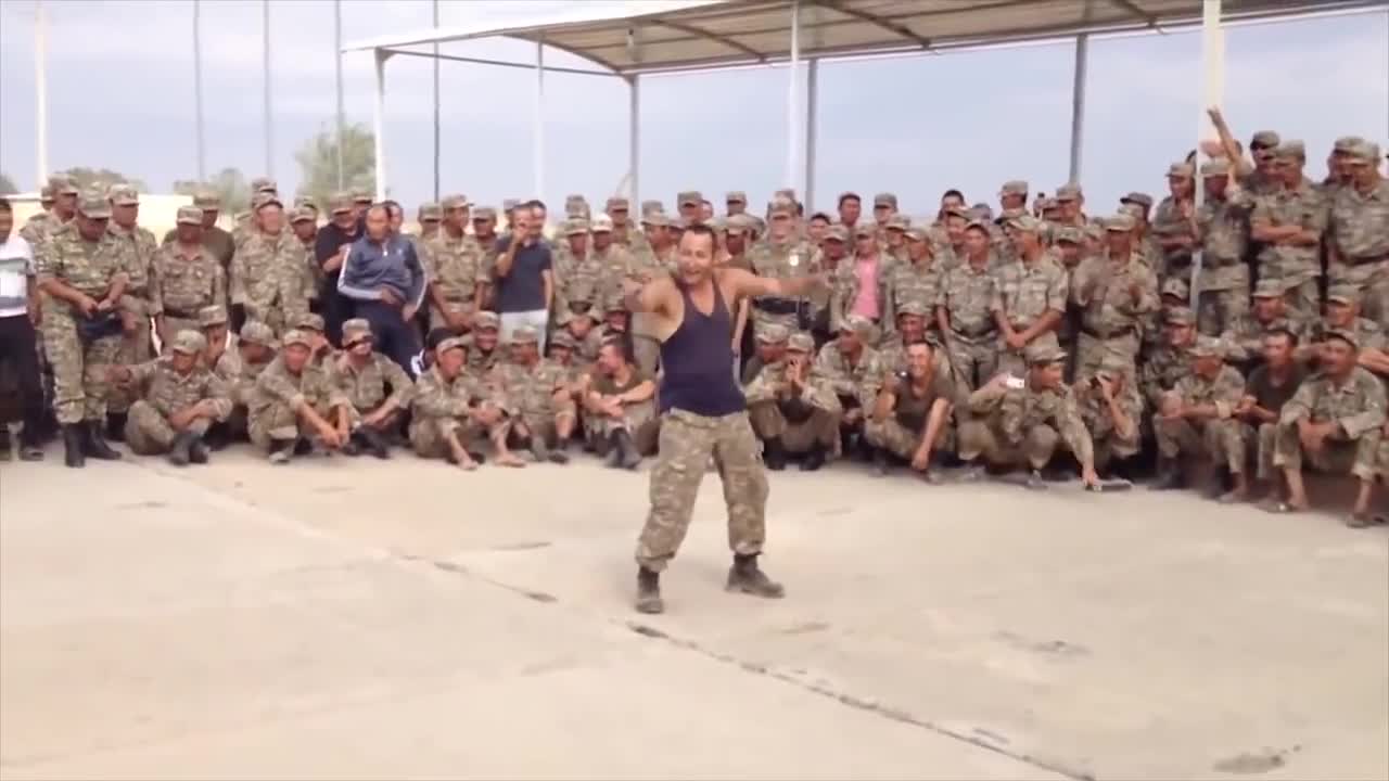 Funny moments in the Russian army. They do incredible things. Just fun