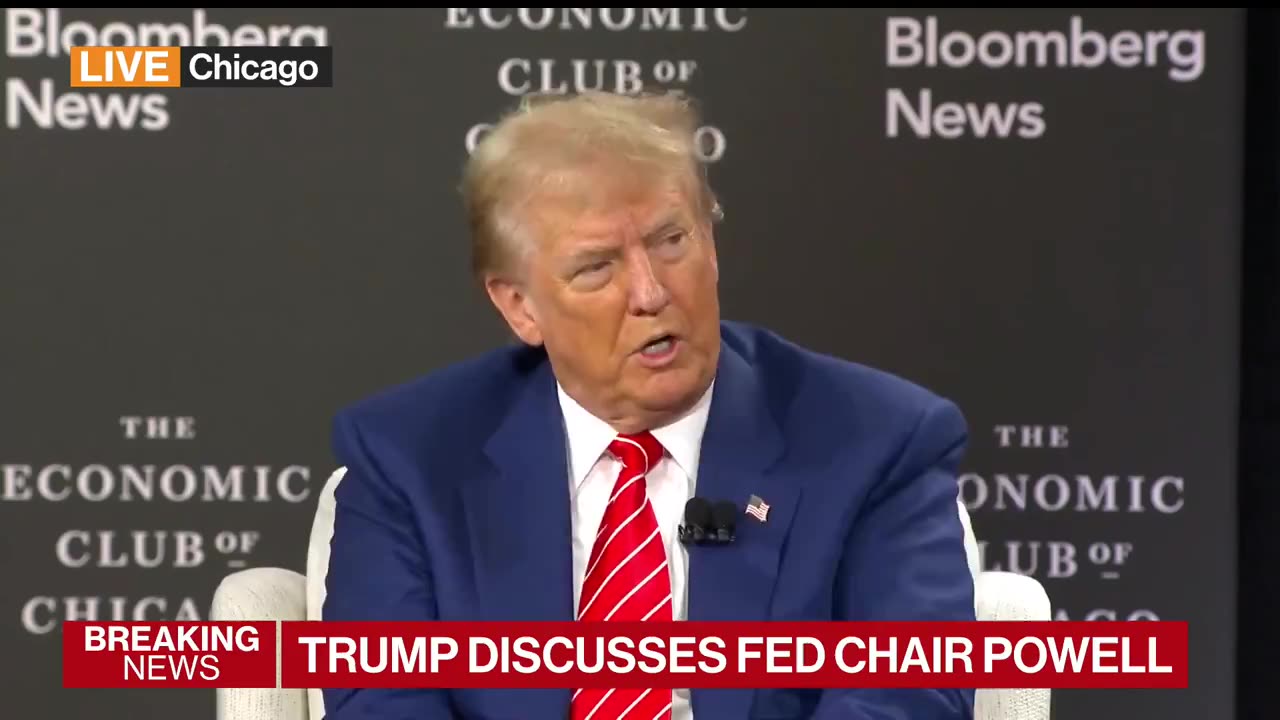 🔥 Trump ROASTS the Federal Reserve: "Just Flip a Coin and Everyone Treats You Like a God!"