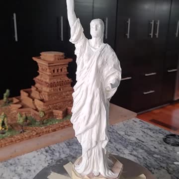 Gingerbread Statue of Liberty process