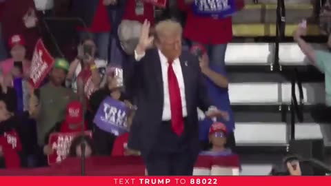 Donald Trump dances surprisingly in Pennsylvania 😲😁