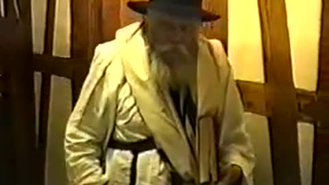14. Motzei Yom Kippur 5751, Going out to Kiddush levana = מוצאי יום כיפור תנש"א