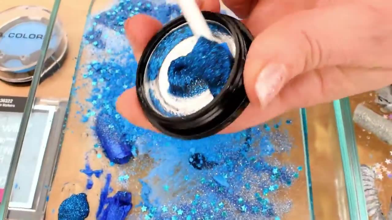 Mesmerizing Makeup Demolition: A Satisfying Symphony of Destruction