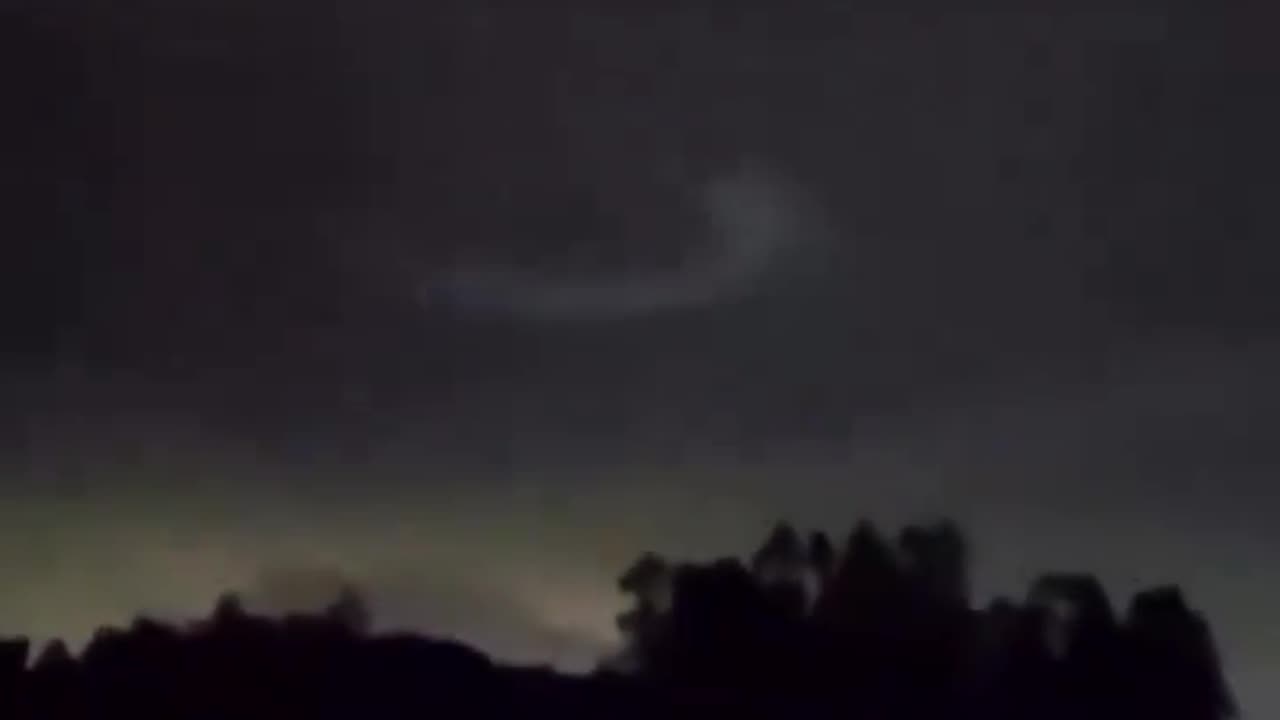 UAP / UFO Making Snake shape in the clouds 2024