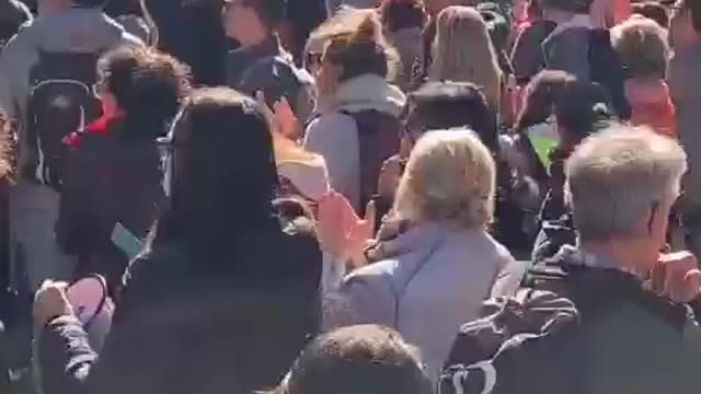 🔴[WŁOCHY] Demonstracje i protesty w całych Włoszech przeciw COVID PASS..