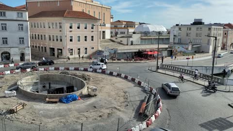 Aveiro is not the Venice of Italy because in Aveiro there are public bathrooms everywhere