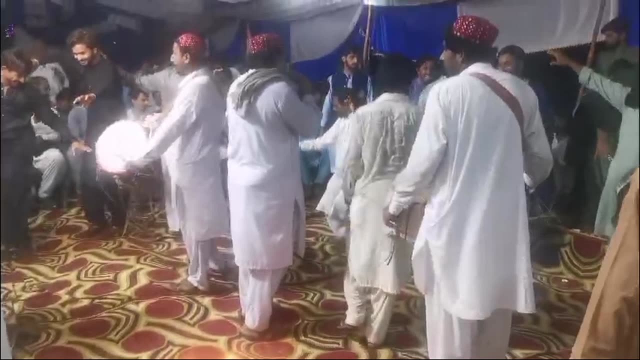 dance on Dhol beat in wedding Pakistan