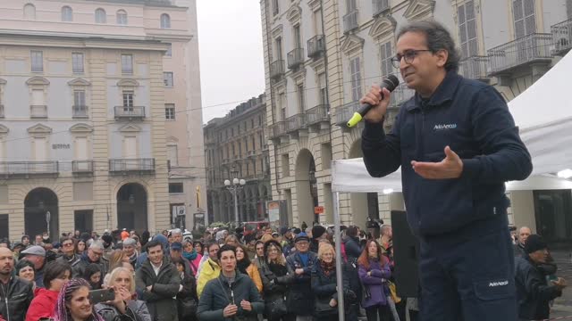 Lavoratori contro il GREENPASS tORINO 30 OTTOBRE 2021