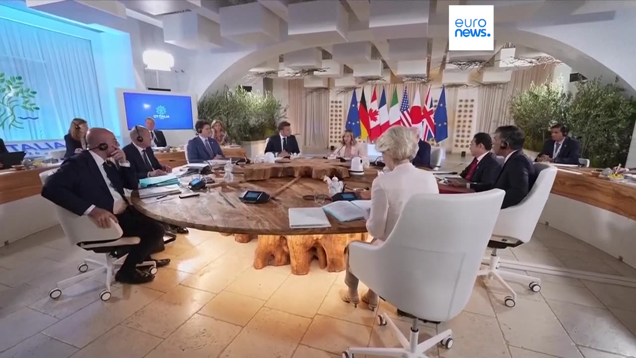 G7 2024 in Puglia,Merdoni💩:Accordo politico su aiuti da 50 miliardi di dollari all'Ucraina.Merdoni💩 accoglie i vari capi di Stato:BIden,Macron,Scholz,Trudeau,Sunak,Von Der Layen,Michel,Kishida più Zelensky e Papa Francesco