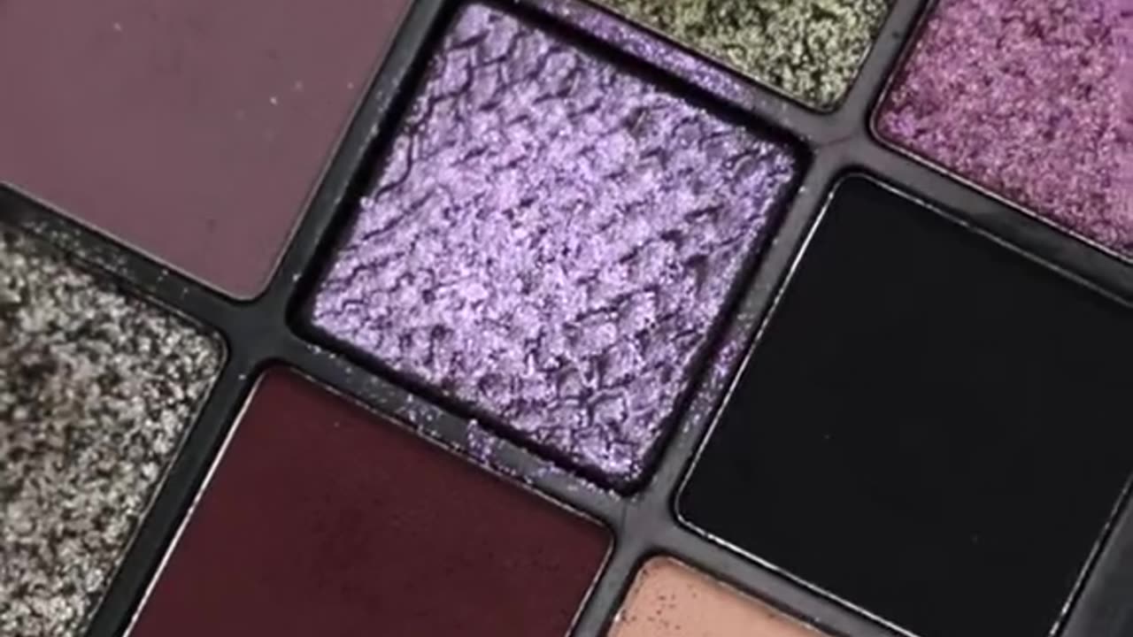 Smokey eyemakeup