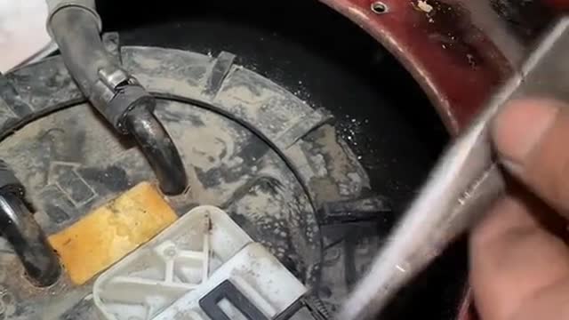 Take advantage of gadgets when fixing your car
