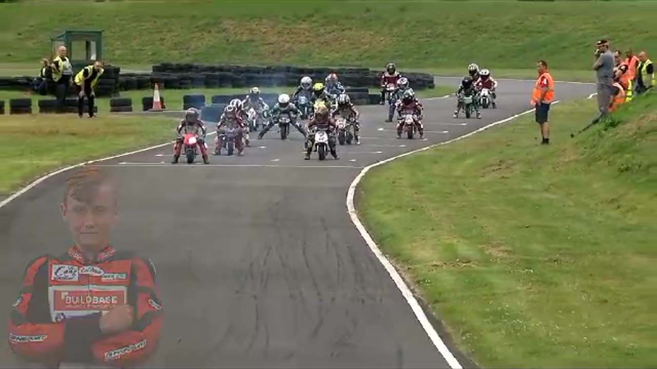 Babes on Bikes in truly great motorcycle race!