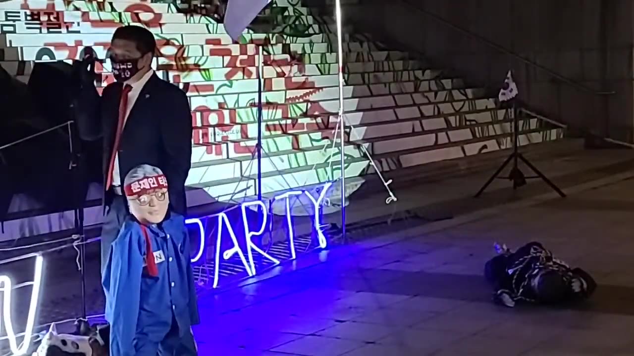 20200702_V3_S03(RjJ7katRXzo)지금도 광화문에서 속시원한 퍼포먼스를 하고 있네요