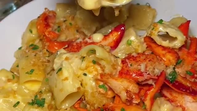 The LOBSTER MAC + CHEESE from Seamore’s in NYC is all you’ll ever need