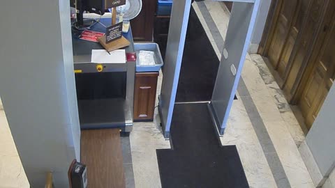 1017RSOB01DelAveADADoor_2021-01-06_17h17min29s230ms.mp4