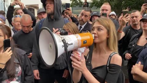 22-Year-Old Woman Gives Powerful_Emotional Speech About Her Adverse Effects From Shot