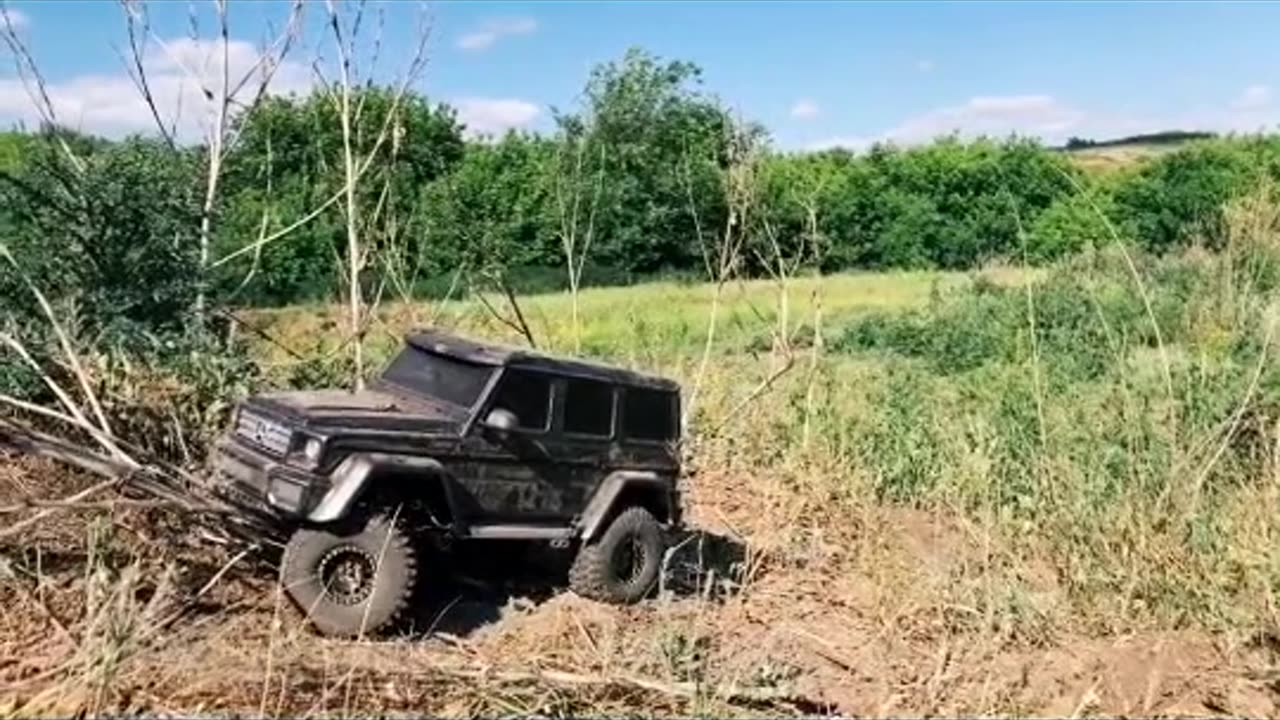 Mercedes-Benz G500 RC Offroading Adventure 🚙