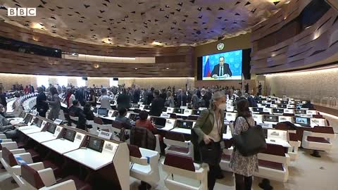 Standing ovation for Ukrainian president at EU Parliament