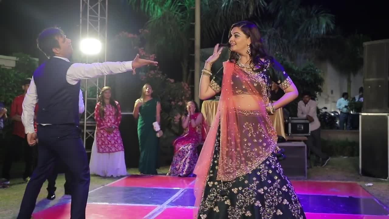 So beautifull couple dance from india.