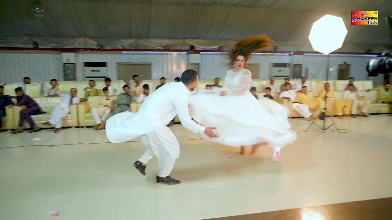 Tu Mere Samne , Mehak Malik Bollywood Dance Performance