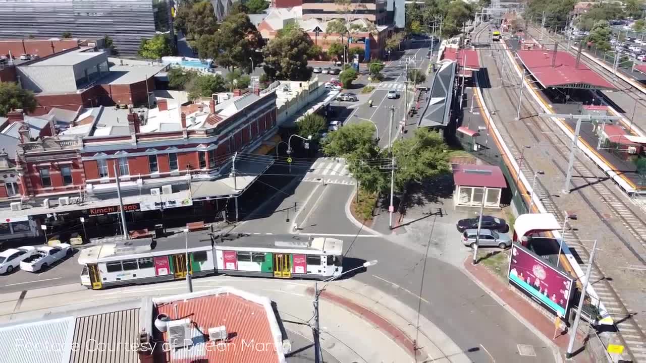 Transit Battle | Melbourne Trams vs. Toronto Streetcars