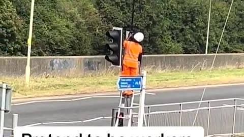 Blade Runners in London are now dressing up as HIGHWAY WORKERS