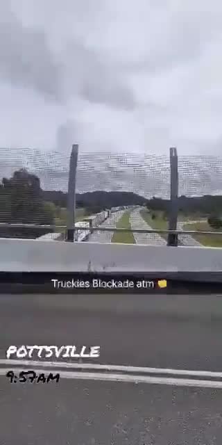 More videos are coming out of the Australien trucker blockade
