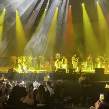 ​ @luisrconriquezCanalOficial starting his show at the TOYOTA ARENA!