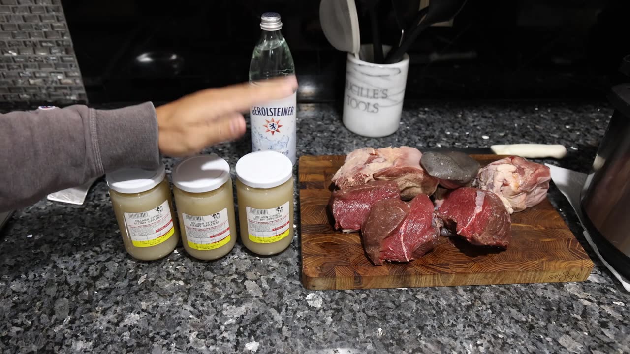 How to make a HIGH VITAMIN COLLAGEN BONE BROTH