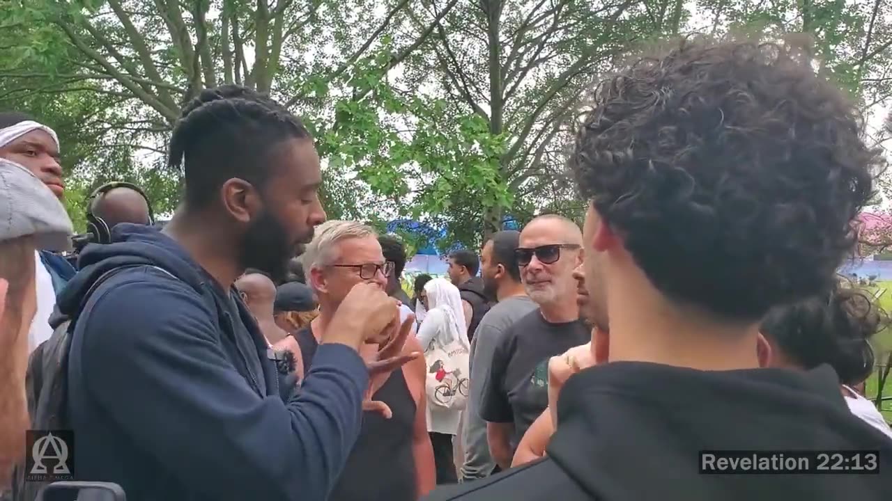 Speakers Corner - Muslims Still Trying To Defend Child Marriage And Saying Its Ok - ft David