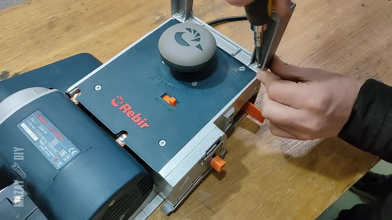 DIY Benchtop Jointer with Precise Adjustments