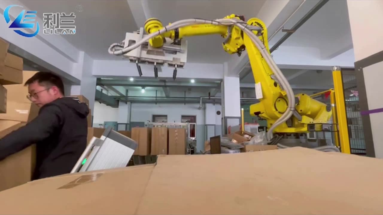 Automatic Robot unloading cartons from pallet stack