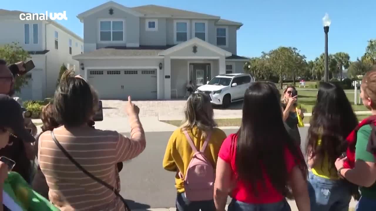 BOLSONARO SUPPORTERS PRAY FOR FORMER PRESIDENT BOLSONARO IN FRONT OF THE HOUSE WHERE HE IS STAYING IN THE US