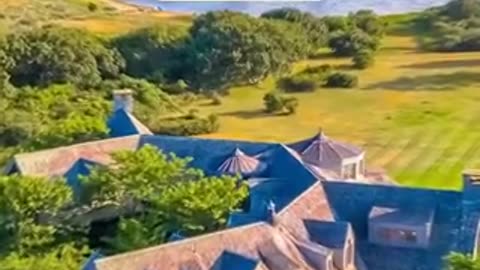 Guess She's Forgotten About Her Bank Accounts & 3 Mansions