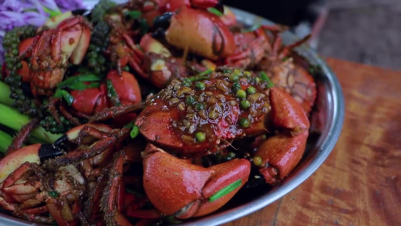 Amazing Cooking Rock Crab Spicy Fry Green Pepper Recipe - Cooking With Sros