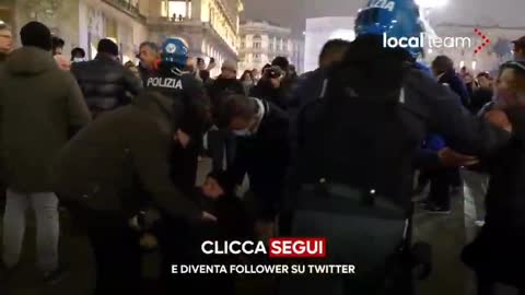 Milan, Italy: Protesters prevent police from arresting man