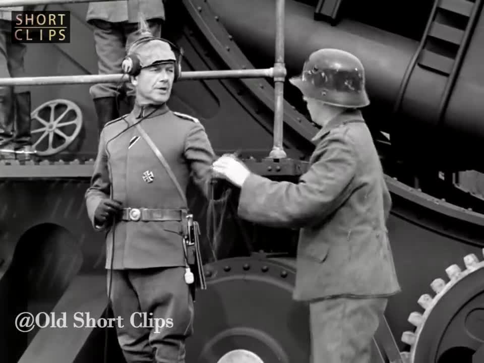 Charlie Chaplin - World War II (HD) 'The Great Dictator'