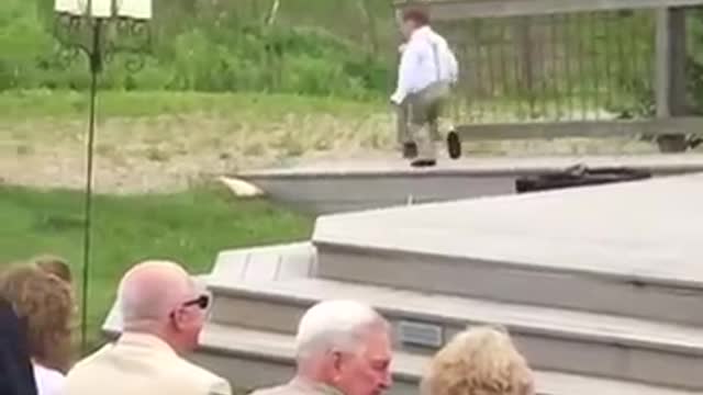 Kids add some comedy to a wedding! - Ring Bearer Fails kkk