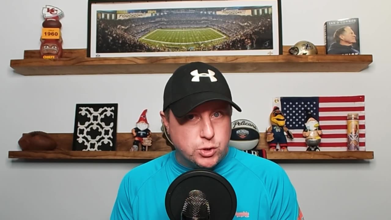 CAITLIN CLARK CREEPED OUT BY JOURNALIST