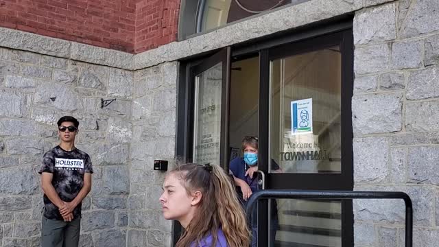 Police show up while Newmarket parents were locked out of their parents town meeting - Mon 6-21-2021
