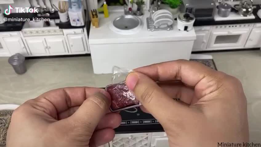 Tiny kitchen cooking & lunch