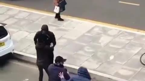 Man gets jumped and attacked with a hammer somewhere in London.