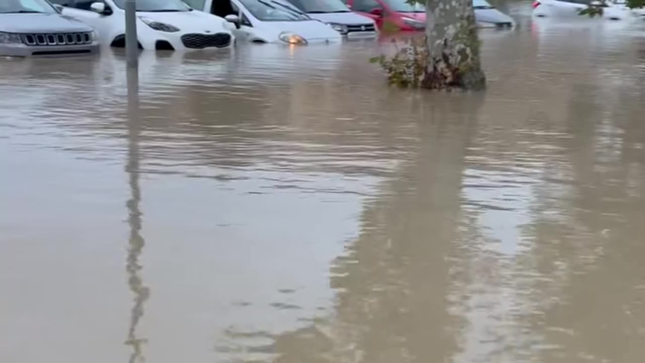 Heavy flooding in Budrio, Italy 🇮🇹 (20.10.2024)